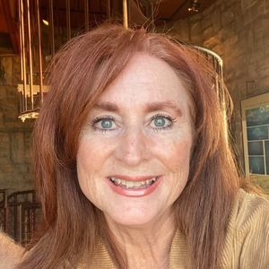 Meet your Posher, Debbie